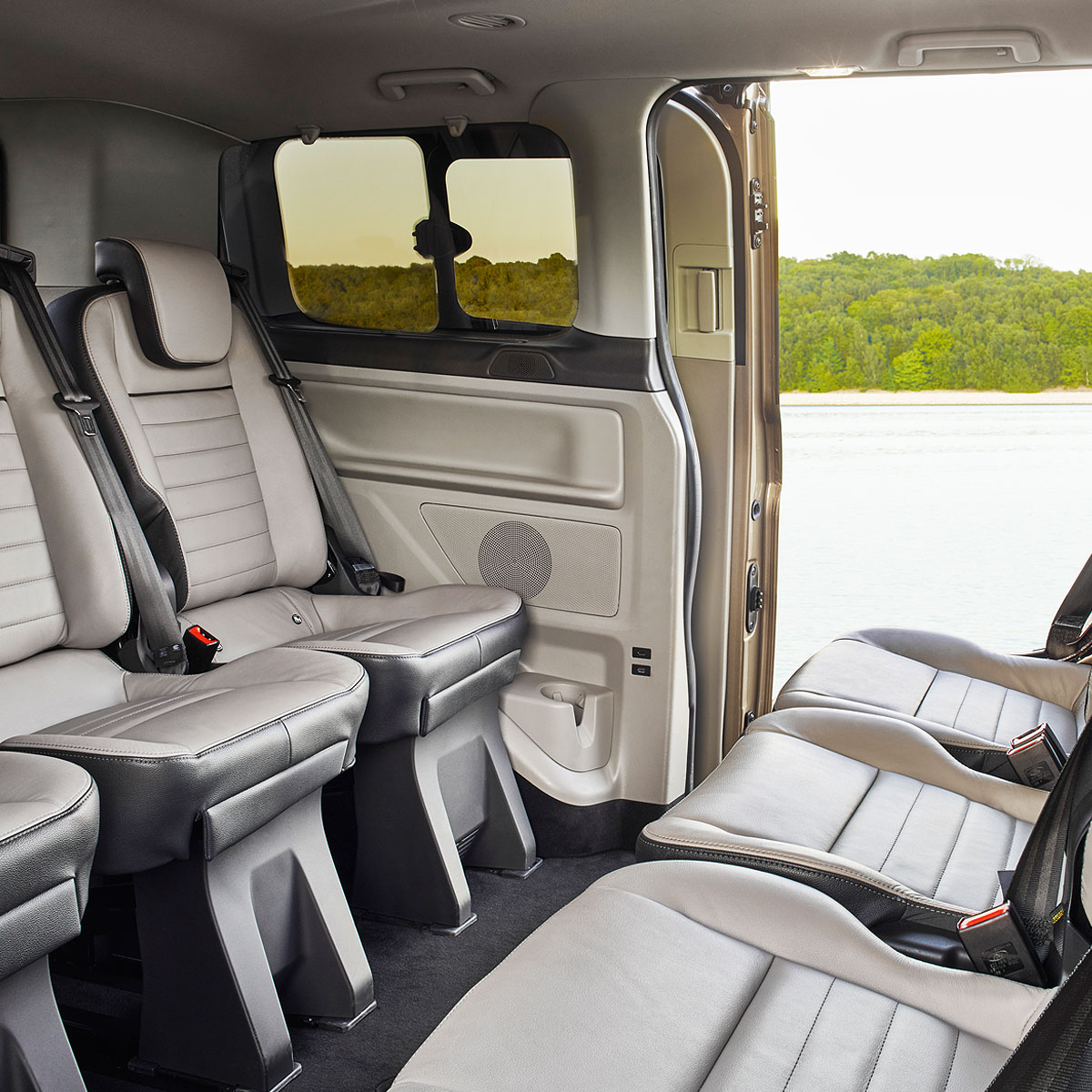 Ford-Tourneo-Custom-Ti-interior-side-view